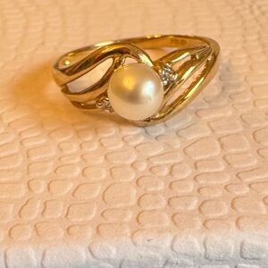 Cultured Pearl and Diamond Ring Set in 10 Karat Gold - Size 6